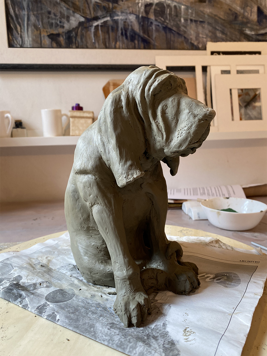 dog -sculpture